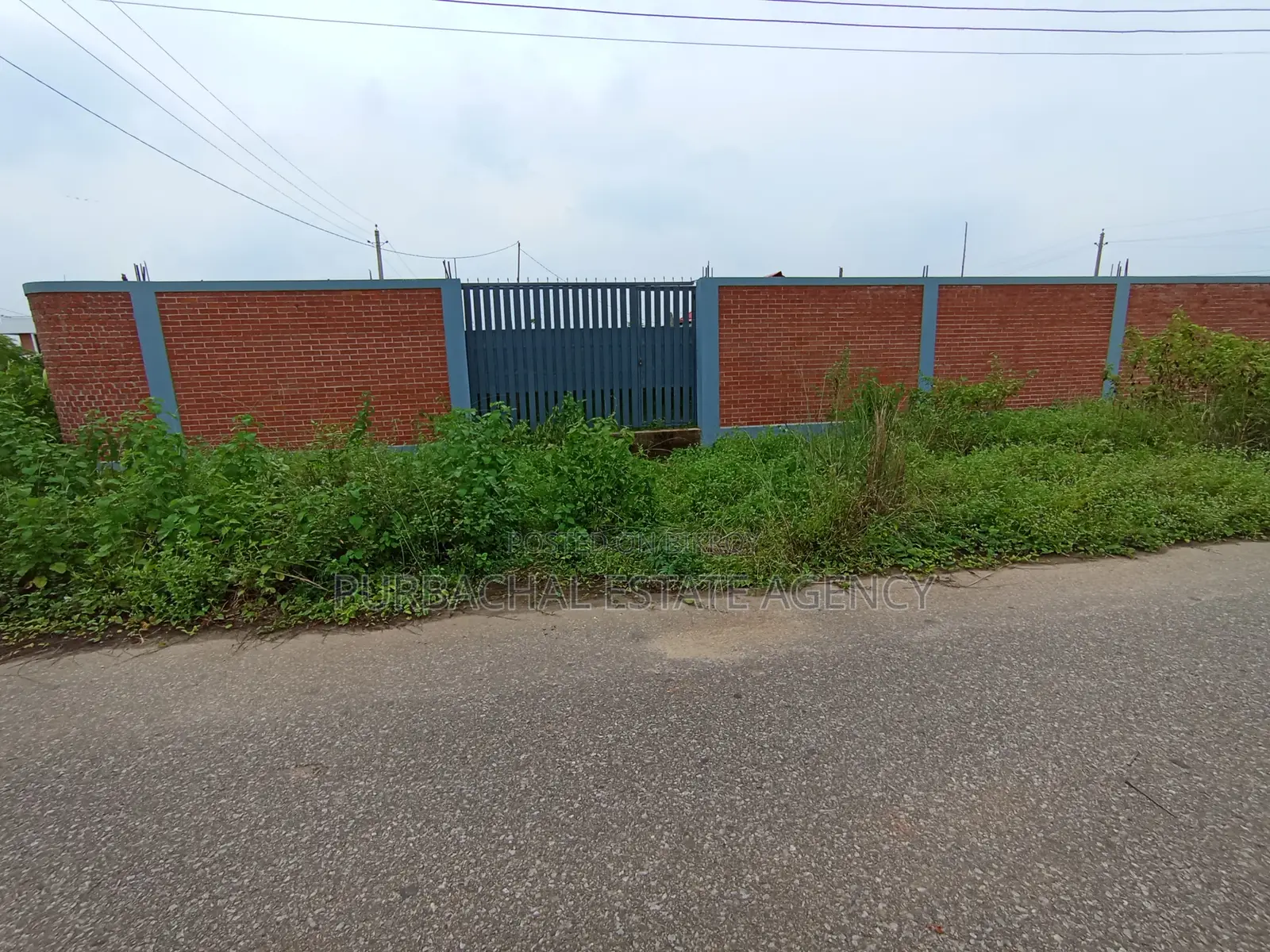 ৭৫ ফুটের কাছে, দক্ষিণমুখী, সেক্টর ২৪-এ ৭.৫ কাঠার প্লট