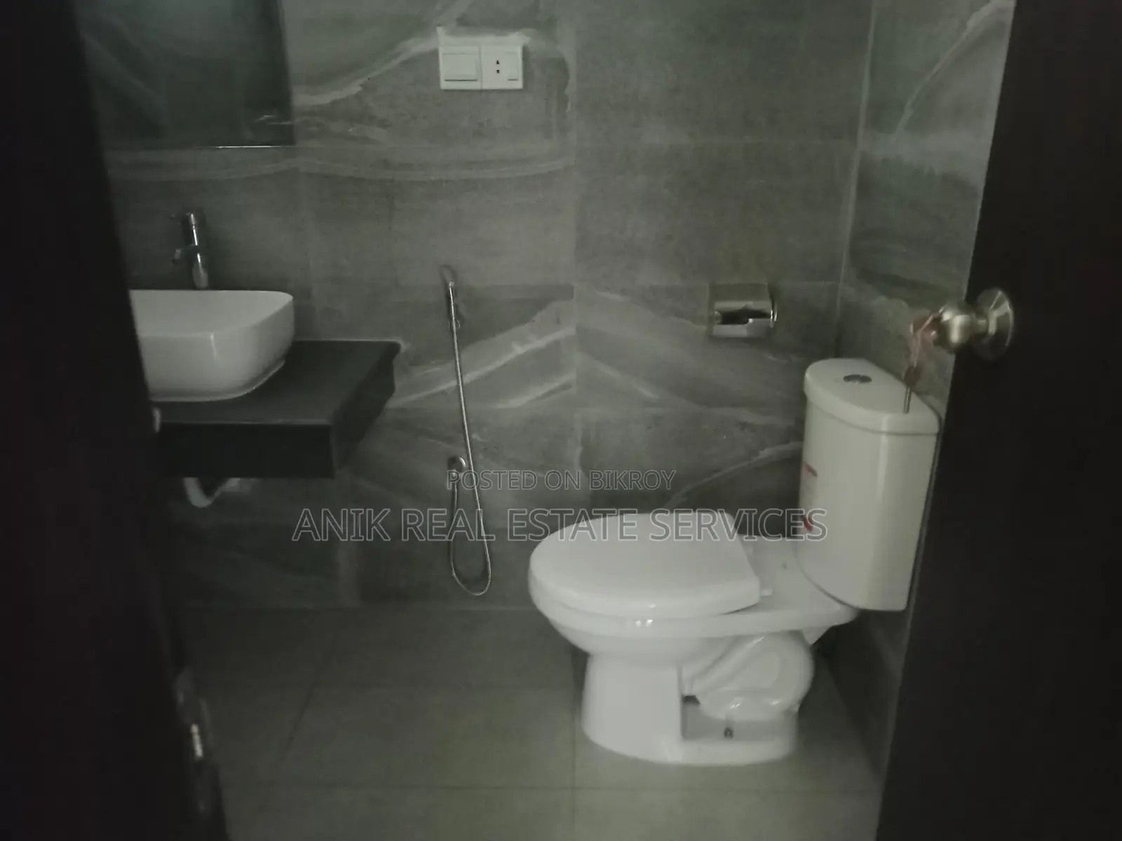 New Good Quality 5000 Sft Unfurnished Flat Rent In Gulshan 2