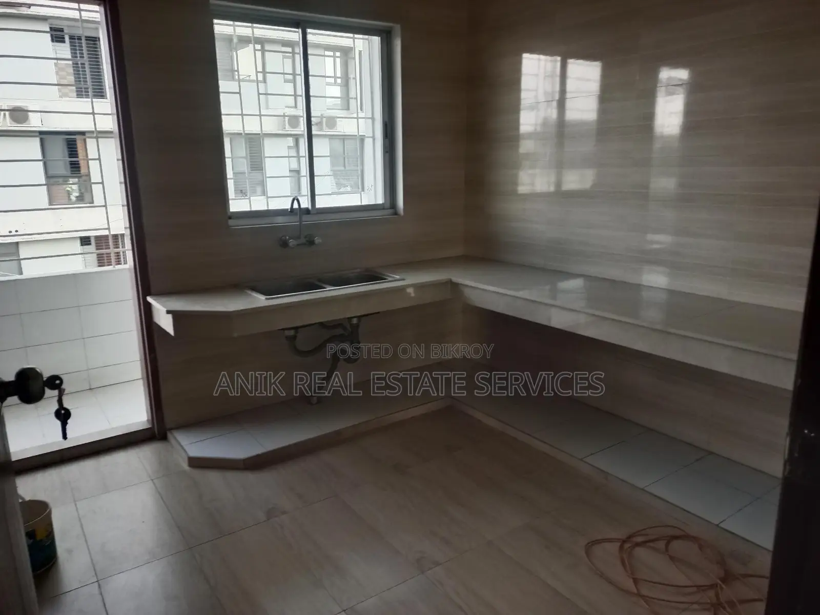 New Good Quality 5000 Sft Unfurnished Flat Rent In Gulshan 2