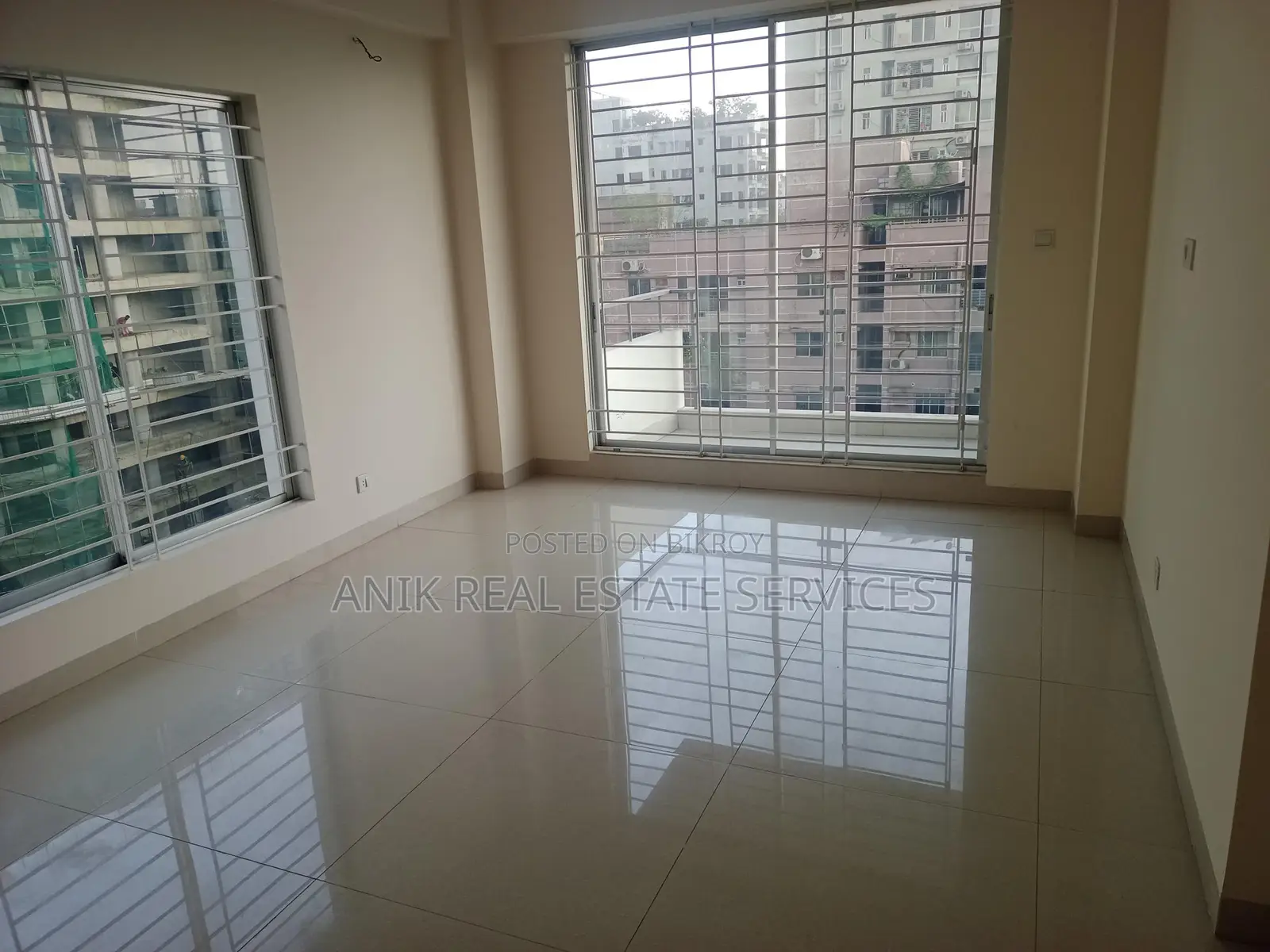 New Good Quality 5000 Sft Unfurnished Flat Rent In Gulshan 2
