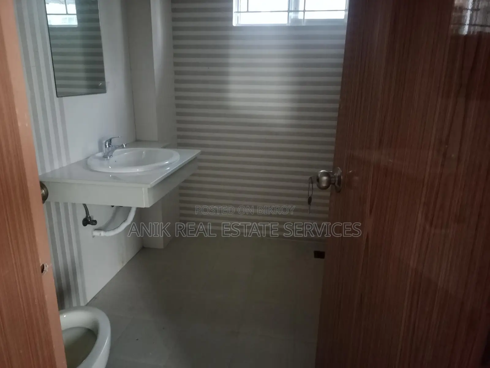 New Good Quality 5000 Sft Unfurnished Flat Rent In Gulshan 2