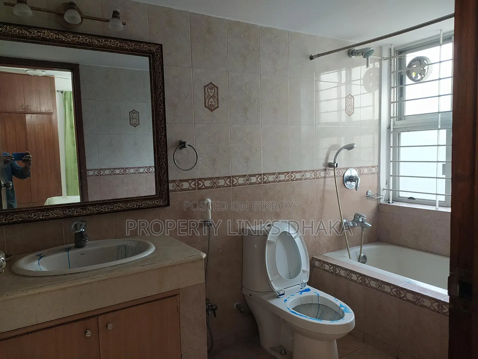 Luxurious Apartment Gulshan 2