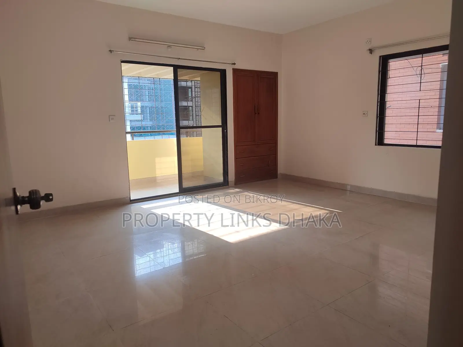 4 Bedrooms Flat For Rent In Banani Near Gulshan Lake Park
