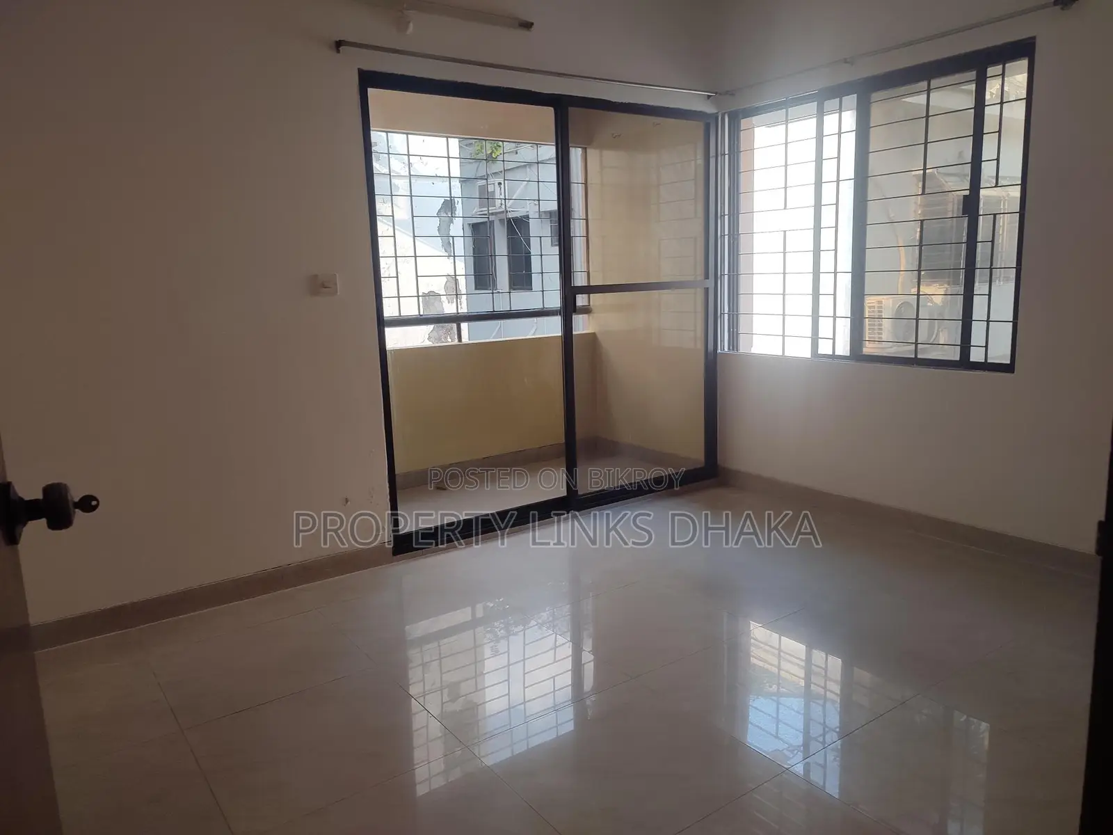4 Bedrooms Flat For Rent In Banani Near Gulshan Lake Park