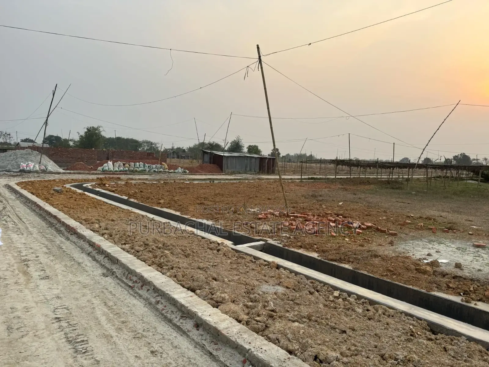 Front 30ft/30ft, South-West Corner, 5 Katha Plot In Sec#18