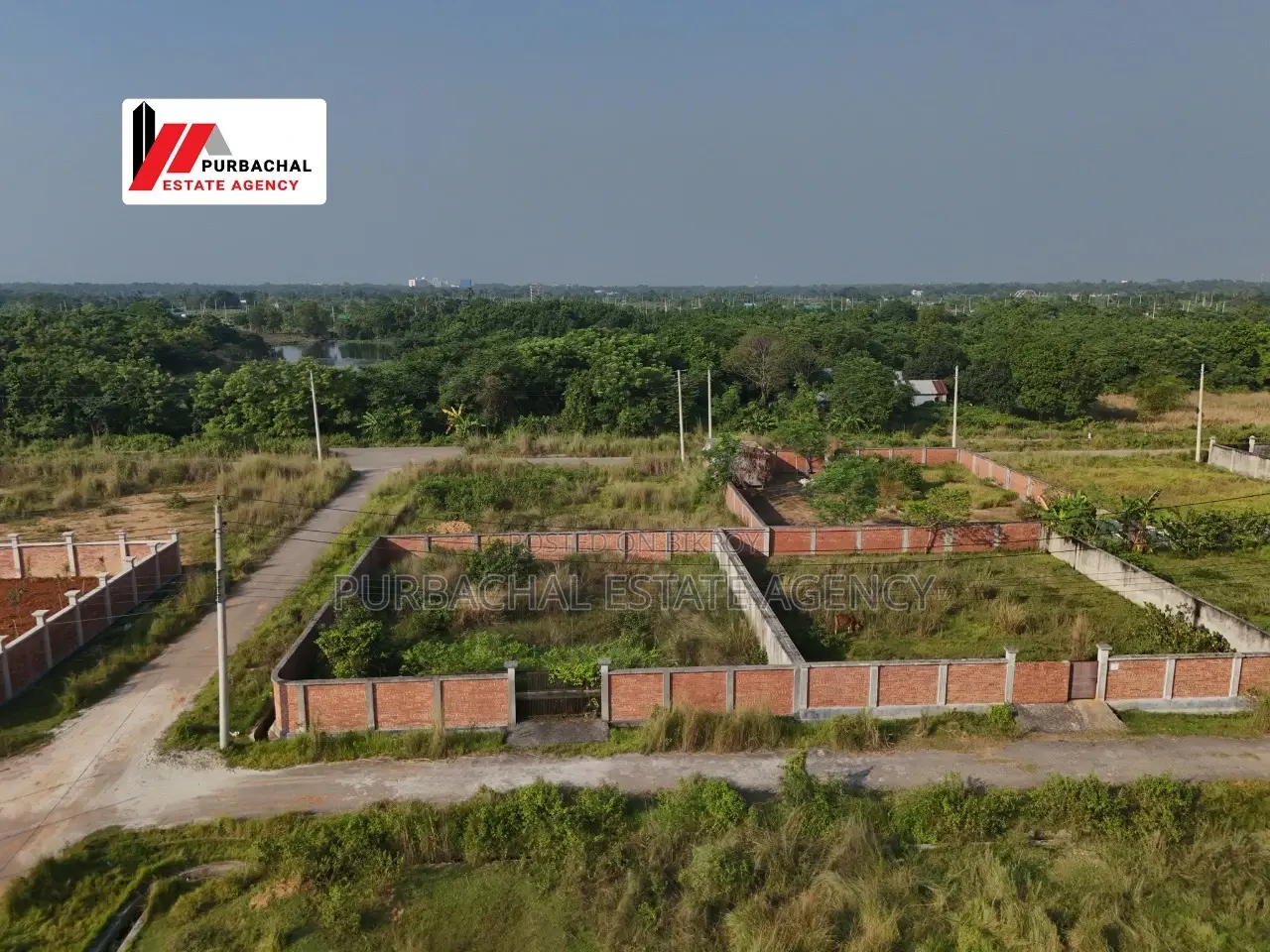 সামনে ৩০ ফুট/৫৪ ফুট, দক্ষিণ-পশ্চিম কোণ, সেক্টর ১৬-এ ৫ কাঠার প্লট