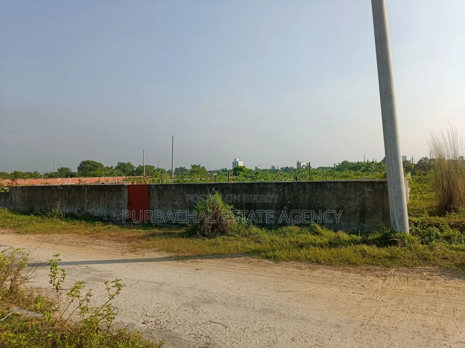 সেক্টর ১০-এ ১০০ ফুটের কাছে, দক্ষিণমুখী ৫ কাঠার প্লট