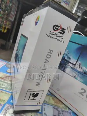 Gigasonic 17" Monitor with Warranty