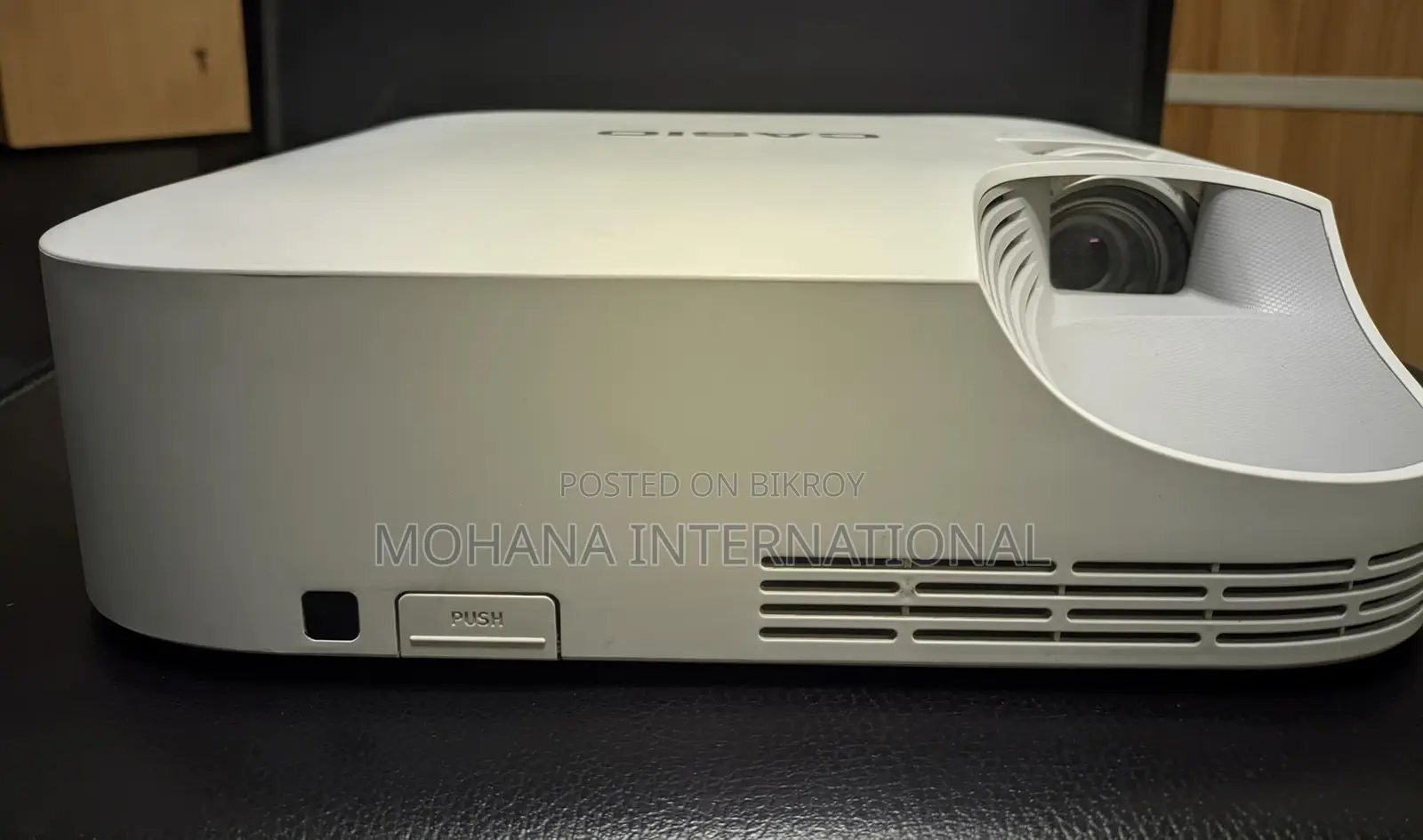 ক্যাসিও Xj -V2 লেজার প্রজেক্টর
