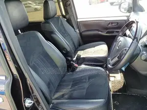 Toyota Esquire GI PREMIUM NON-HY 2020