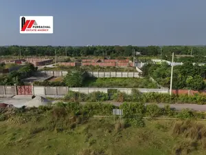৭৫ ফুট রাস্তার ওপর, দক্ষিণমুখী, সেক্টর ২৮-এ ৩ কাঠার প্লট