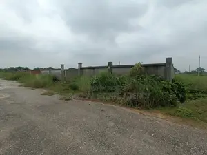 সেক্টর ১৫-এ ৭৫ ফুট রাস্তার কাছে দক্ষিণ-পূর্ব কর্নার ৩ কাঠার প্লট