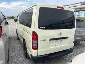 Toyota Hiace Dx 2020