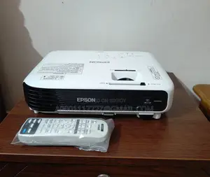 EPSON EB-S04 Projector Made in Philippine নতুন মাত্র ৭ ঘন্টা চলছে