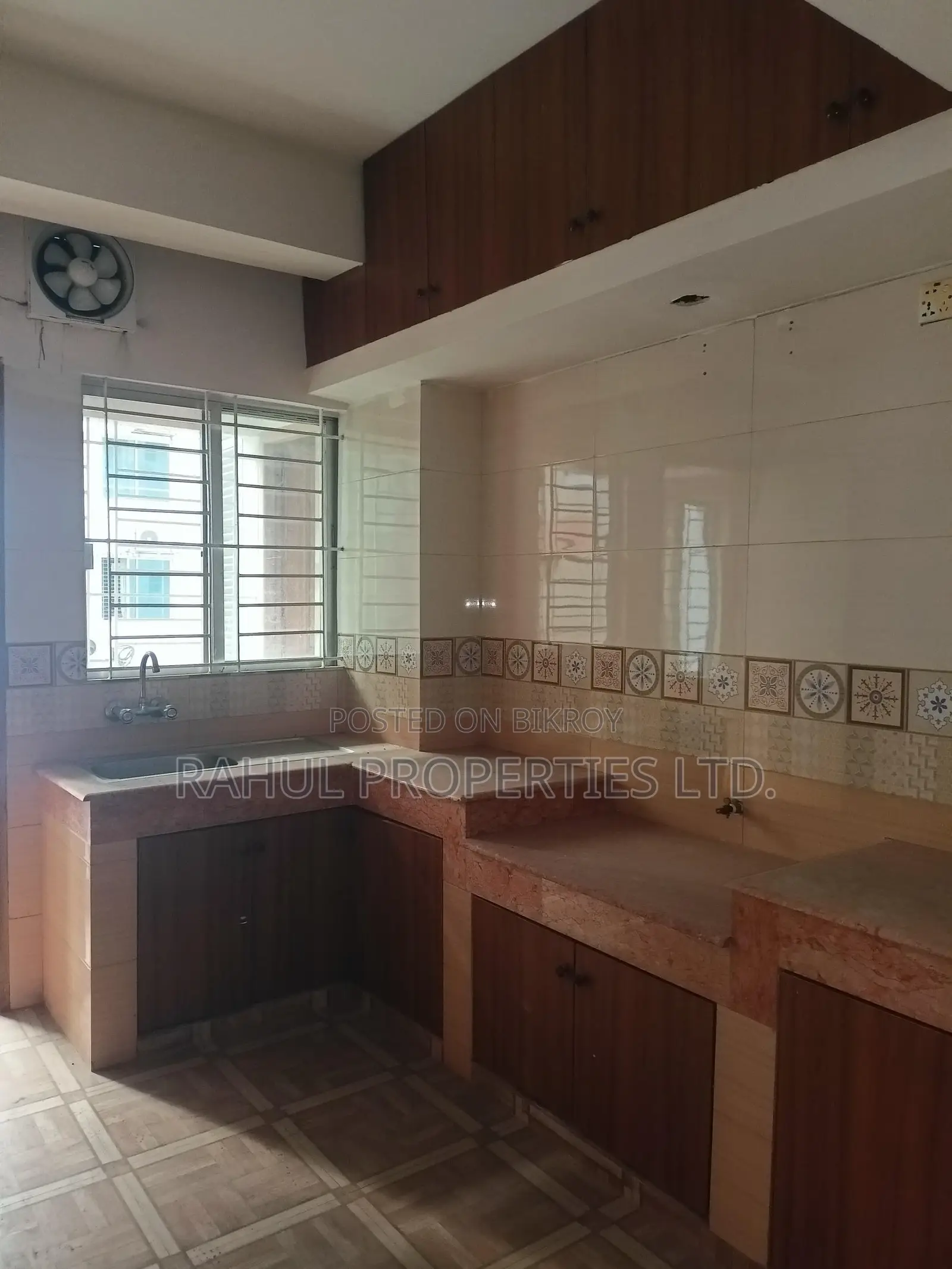 Used Flat For Sale [ D Block-1850 Sqft ] Bashundhara R/A