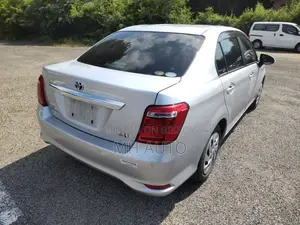 টয়োটা এক্সিও ২০২১ সিলভার