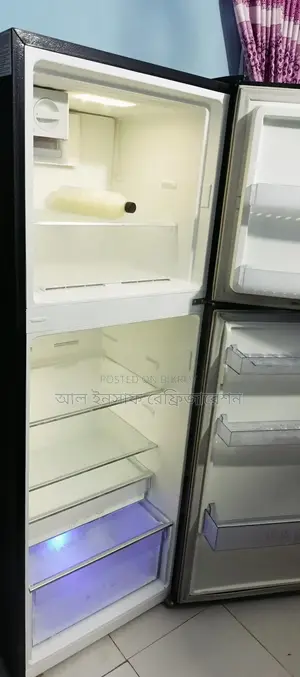 একটি ফ্রিজ বিক্রি করা হবে