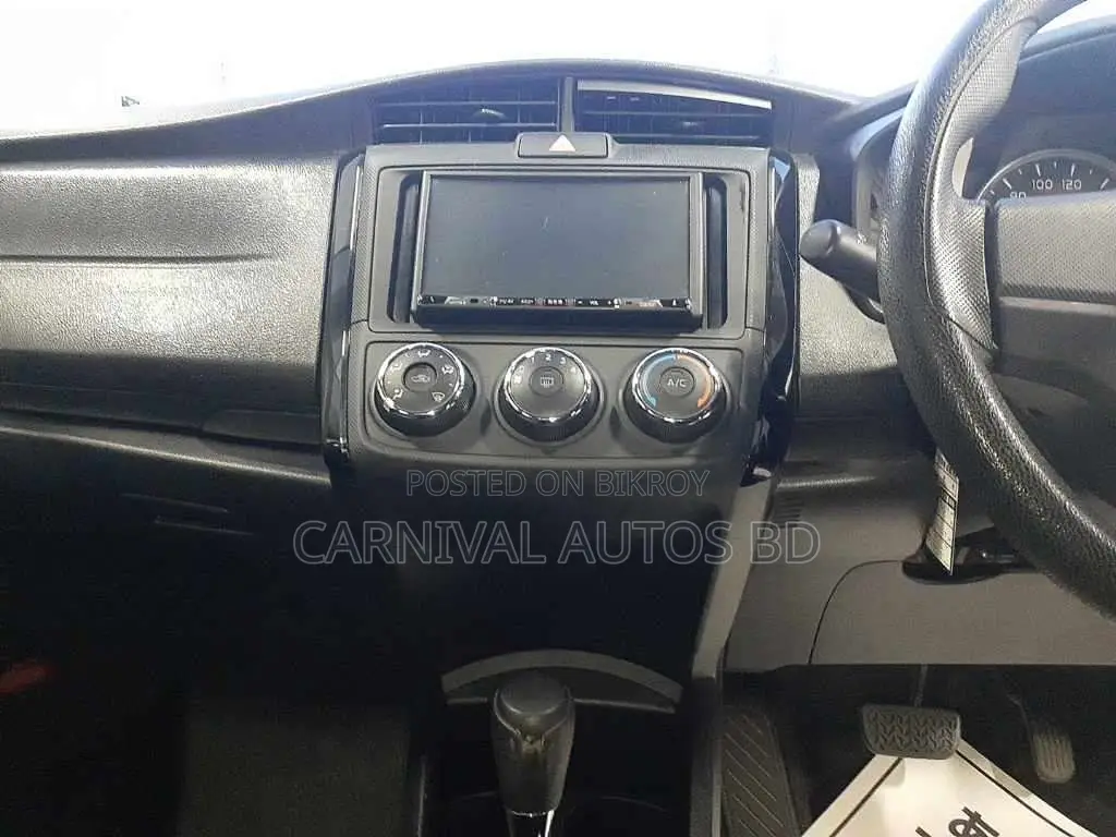 Toyota Axio EX PACKAGE NON-HY 2021