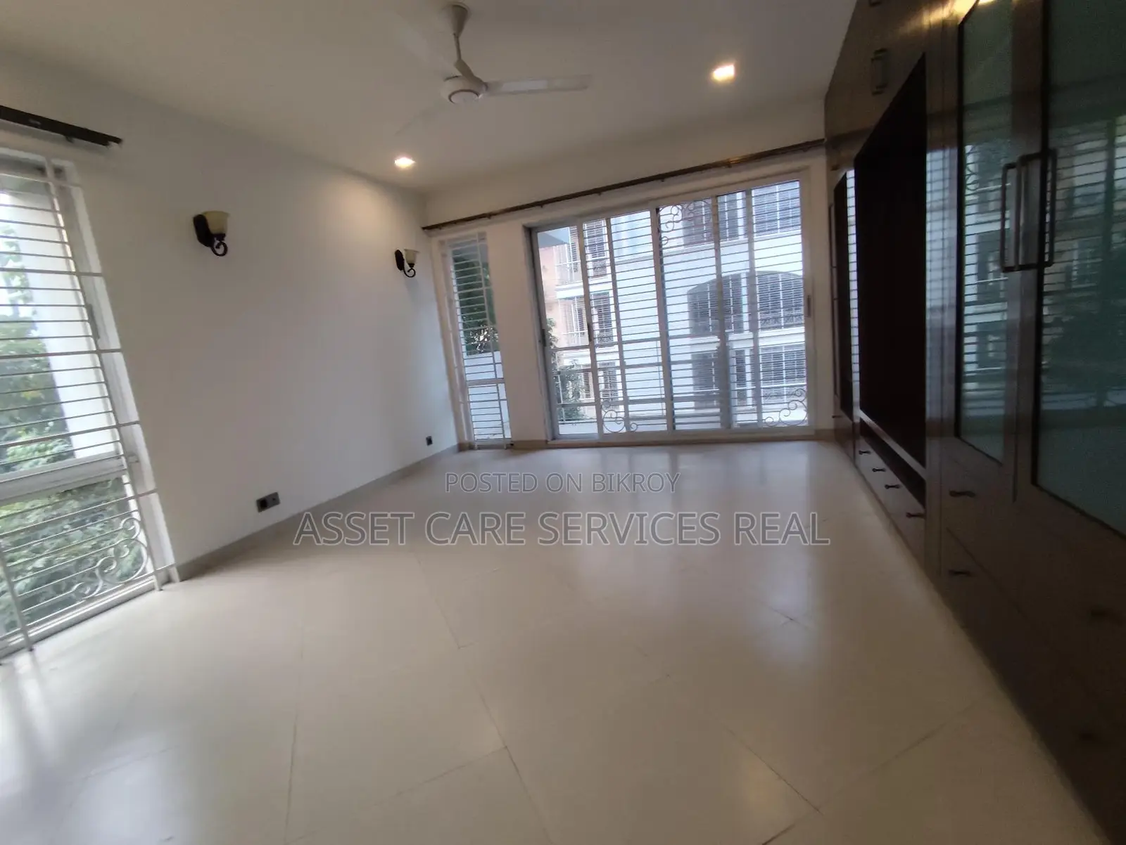 Baridhara Diplomatic Zone 4Bed Semi-Furnished Apartment Rent