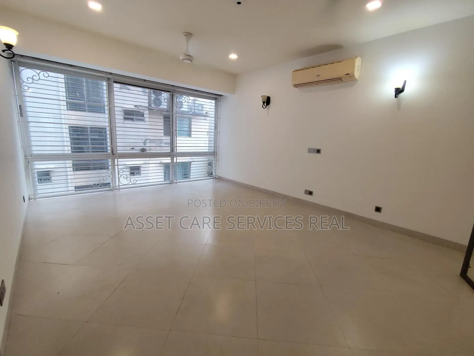 Baridhara Diplomatic Zone 4Bed Semi-Furnished Apartment Rent