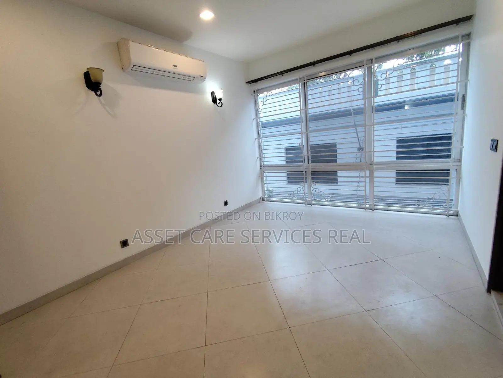 Baridhara Diplomatic Zone 4Bed Semi-Furnished Apartment Rent
