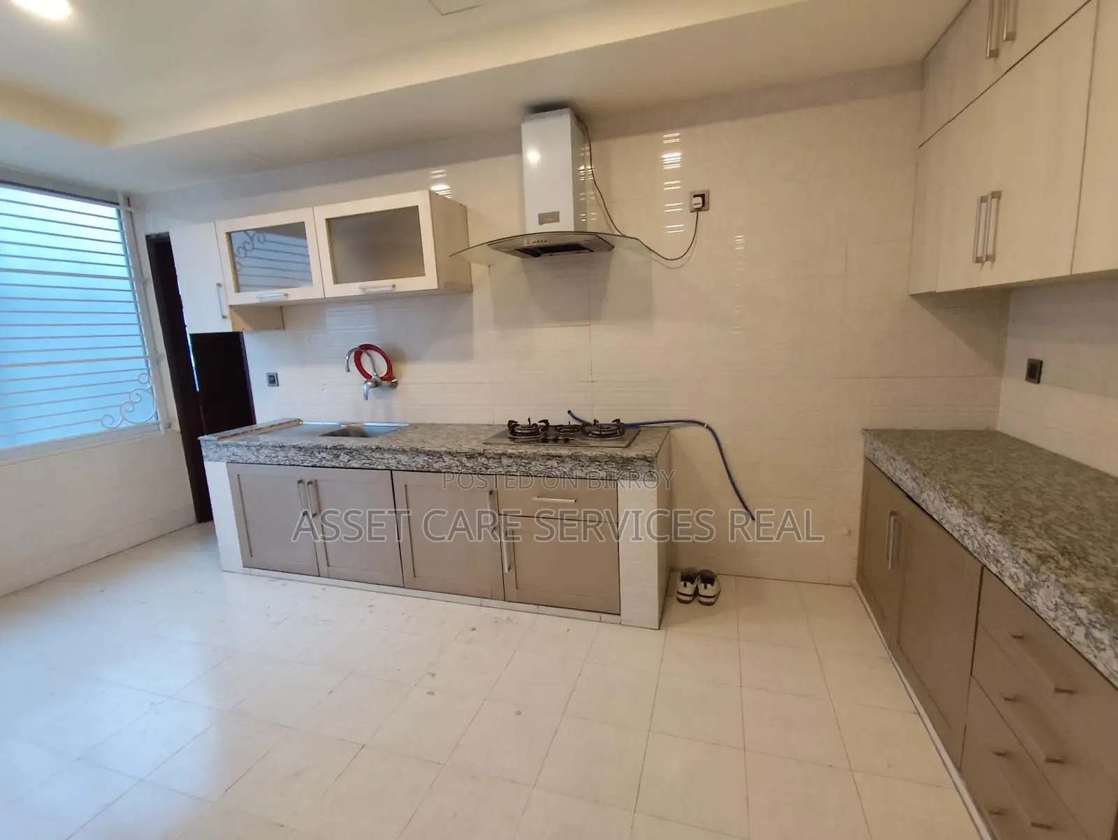 Baridhara Diplomatic Zone 4Bed Semi-Furnished Apartment Rent