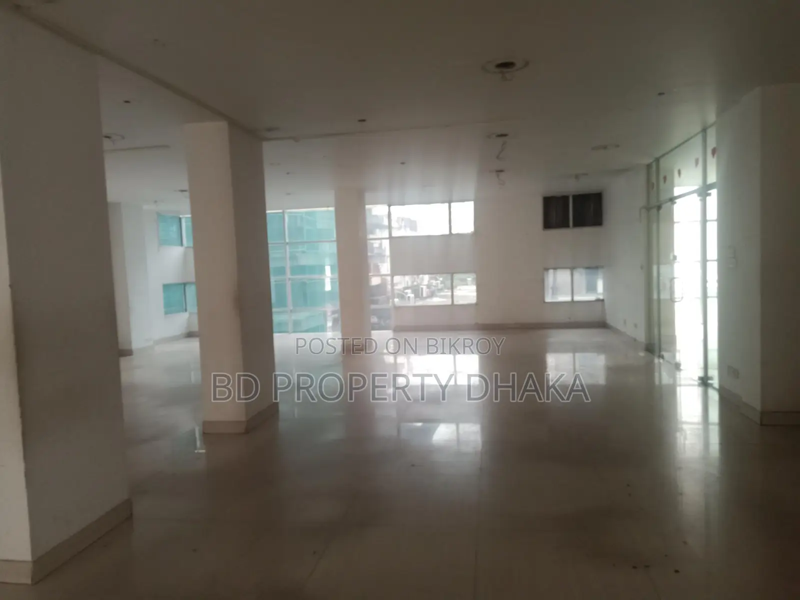 4500 Sqft Nice Commercial Space Rent in Tajgao