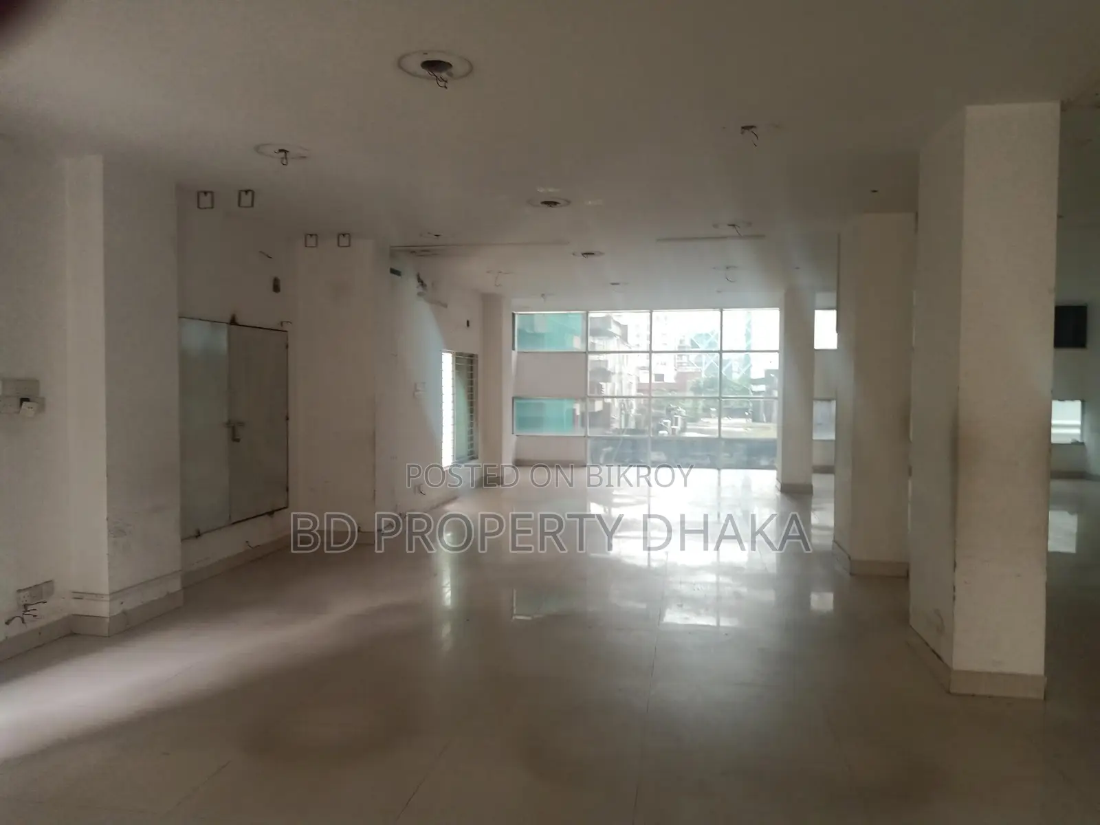 4500 Sqft Nice Commercial Space Rent in Tajgao