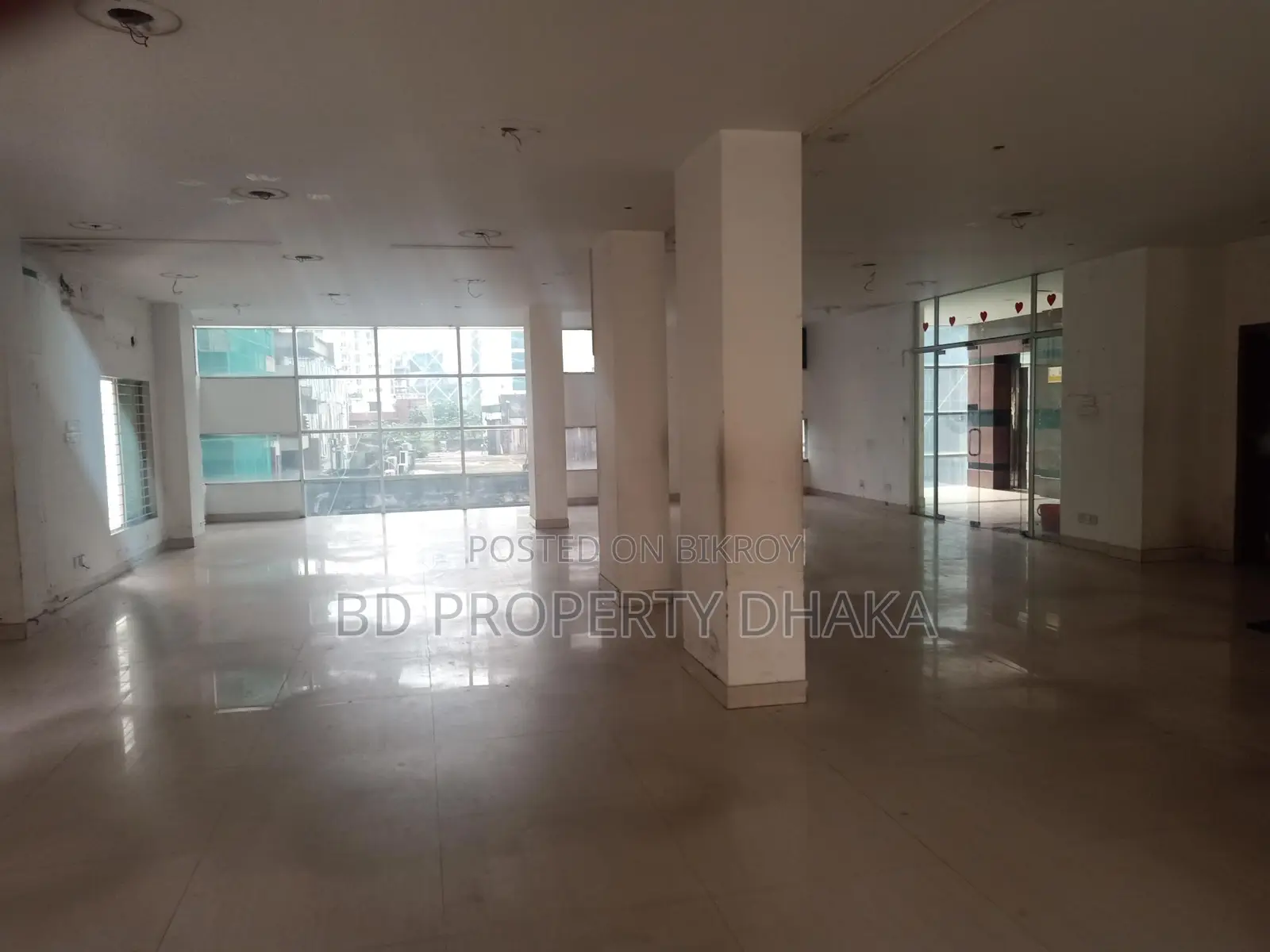 4500 Sqft Nice Commercial Space Rent in Tajgao