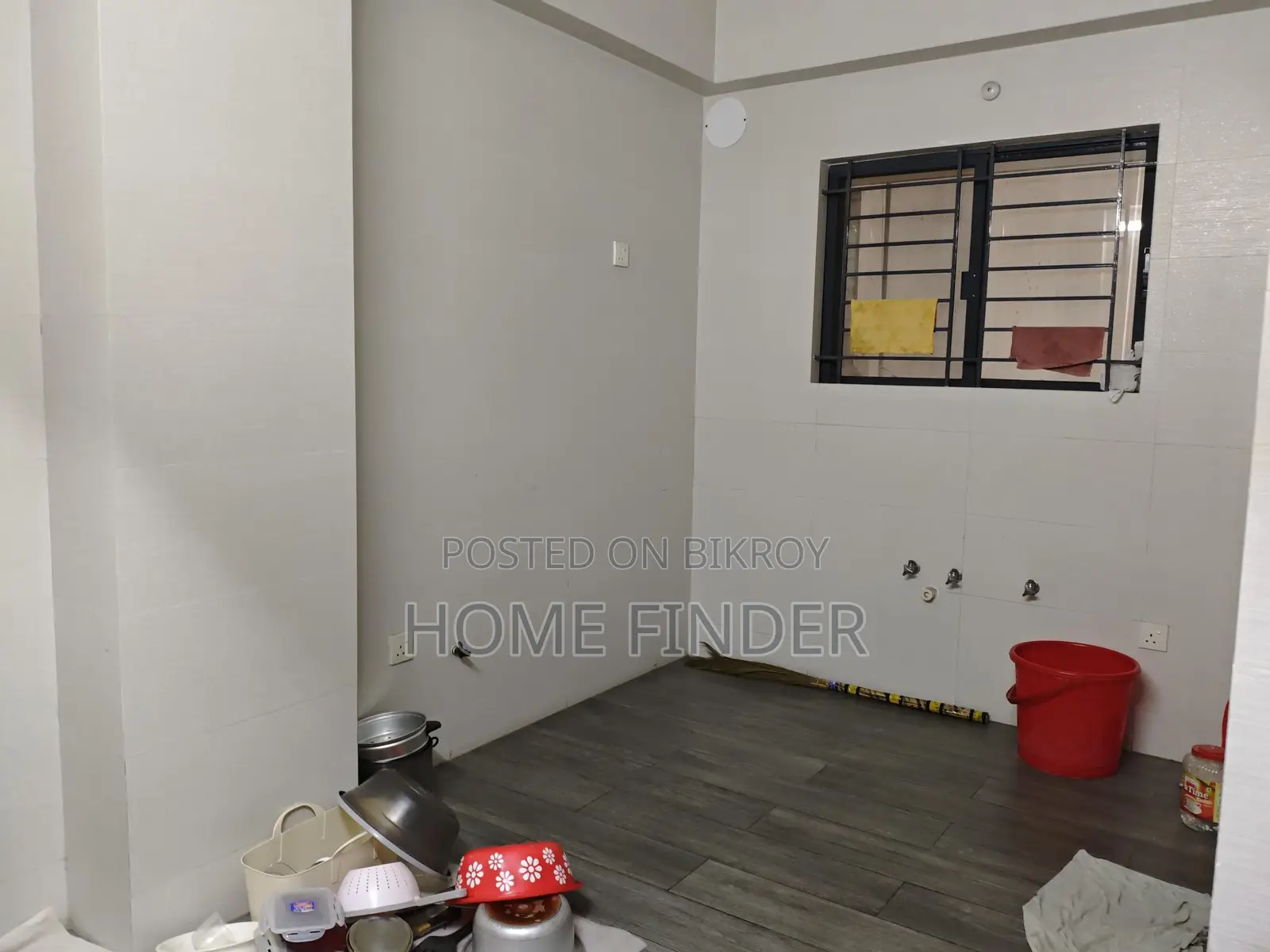 Good Quality 2700 Sqft Un-Furnished Apartment For Rent In Gulshan 2