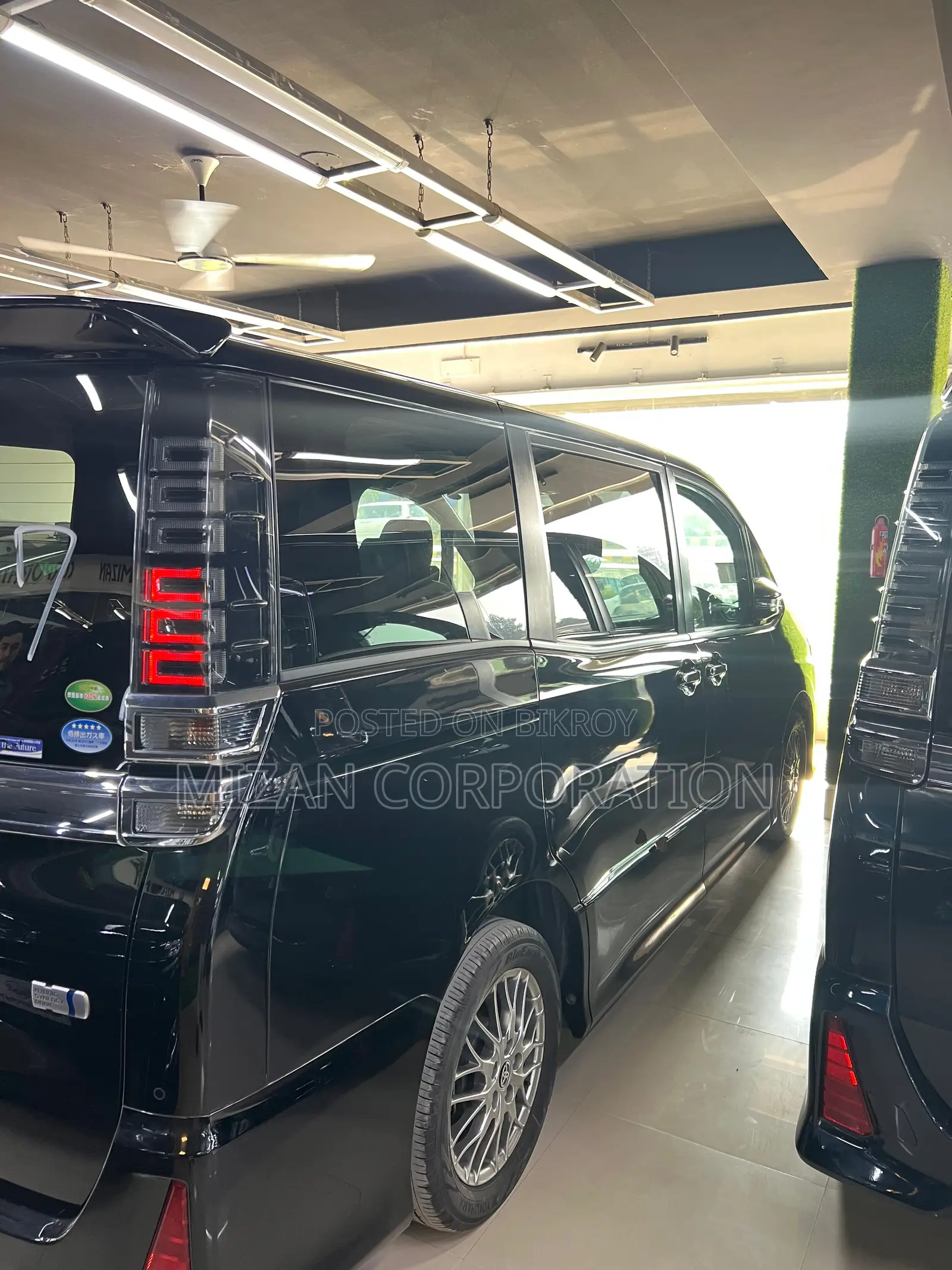 Toyota Voxy ZS KIRAMIKI 2020