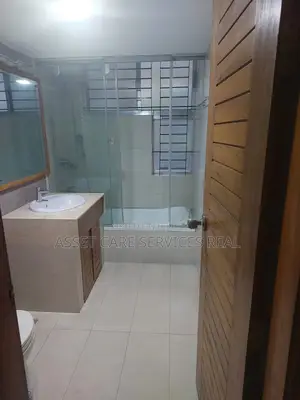 নর্থ গুলশানে জিম ও পুল সুবিধাসহ ৪ বেডরুমের সেমি-ফার্নিশড অ্যাপার্টমেন্ট ভাড়া