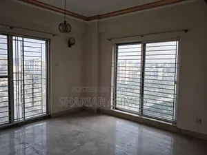 গুলশানে ৩ বেড ৩১৫০ বর্গফুটের সেমি-ফার্নিশড অ্যাপার্টমেন্ট ভাড়ার জন্য