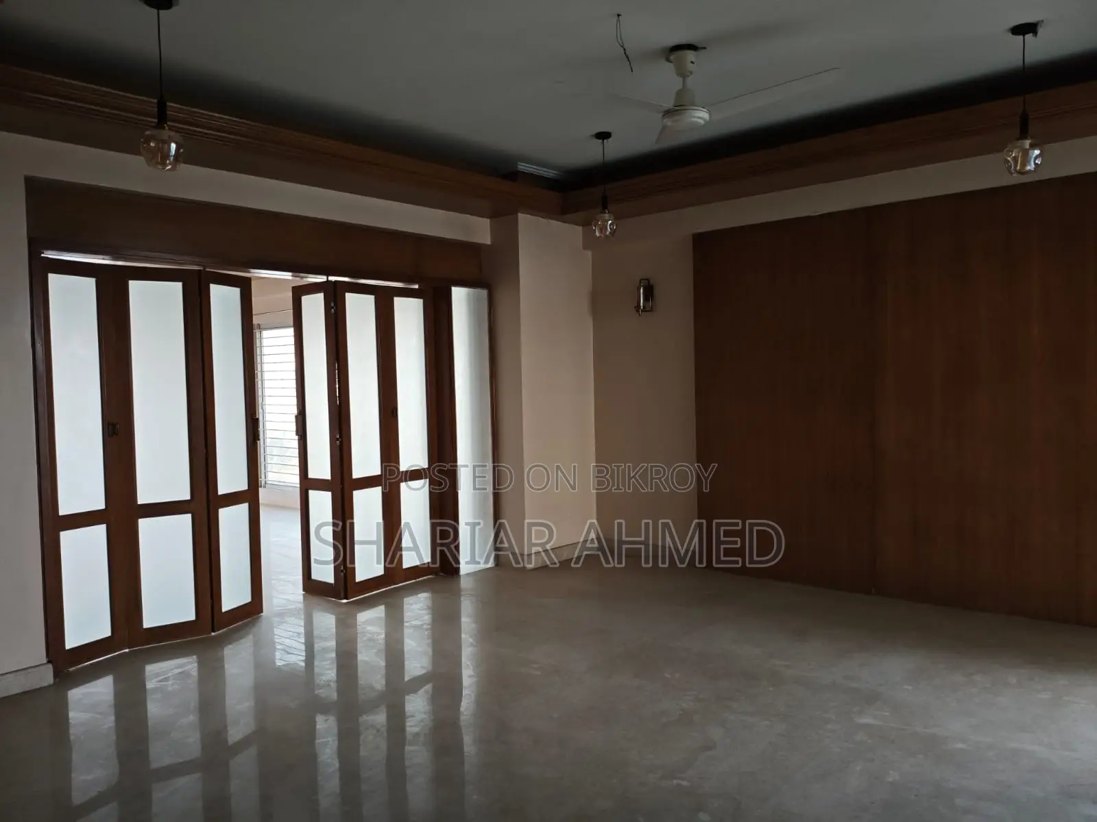 গুলশানে ৩ বেড ৩১৫০ বর্গফুটের সেমি-ফার্নিশড অ্যাপার্টমেন্ট ভাড়ার জন্য