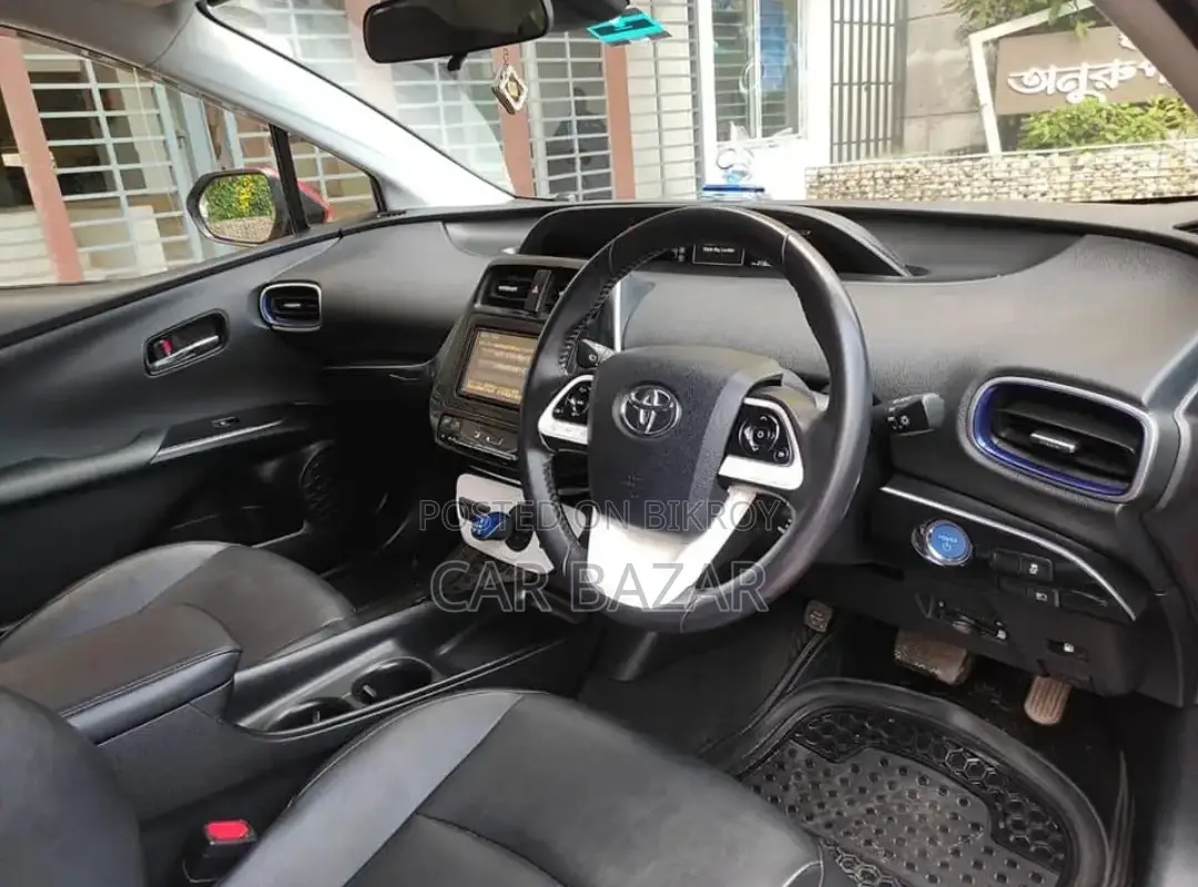 Toyota Prius S Touring Selection 2018