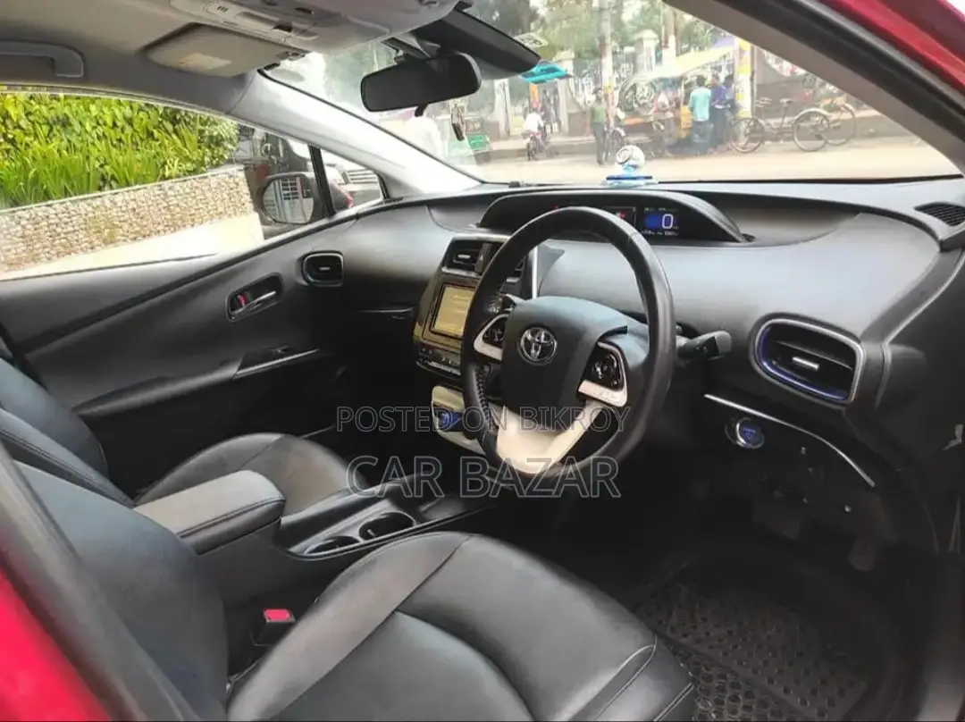 Toyota Prius S Touring Selection 2018