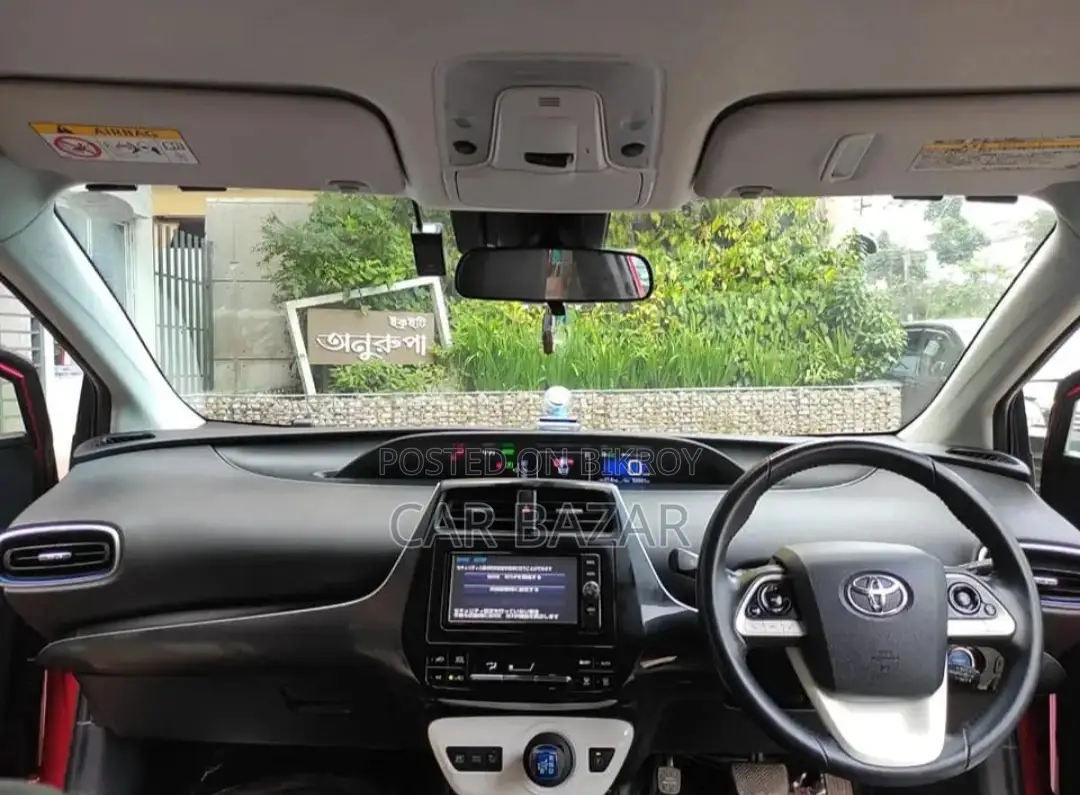 Toyota Prius S Touring Selection 2018