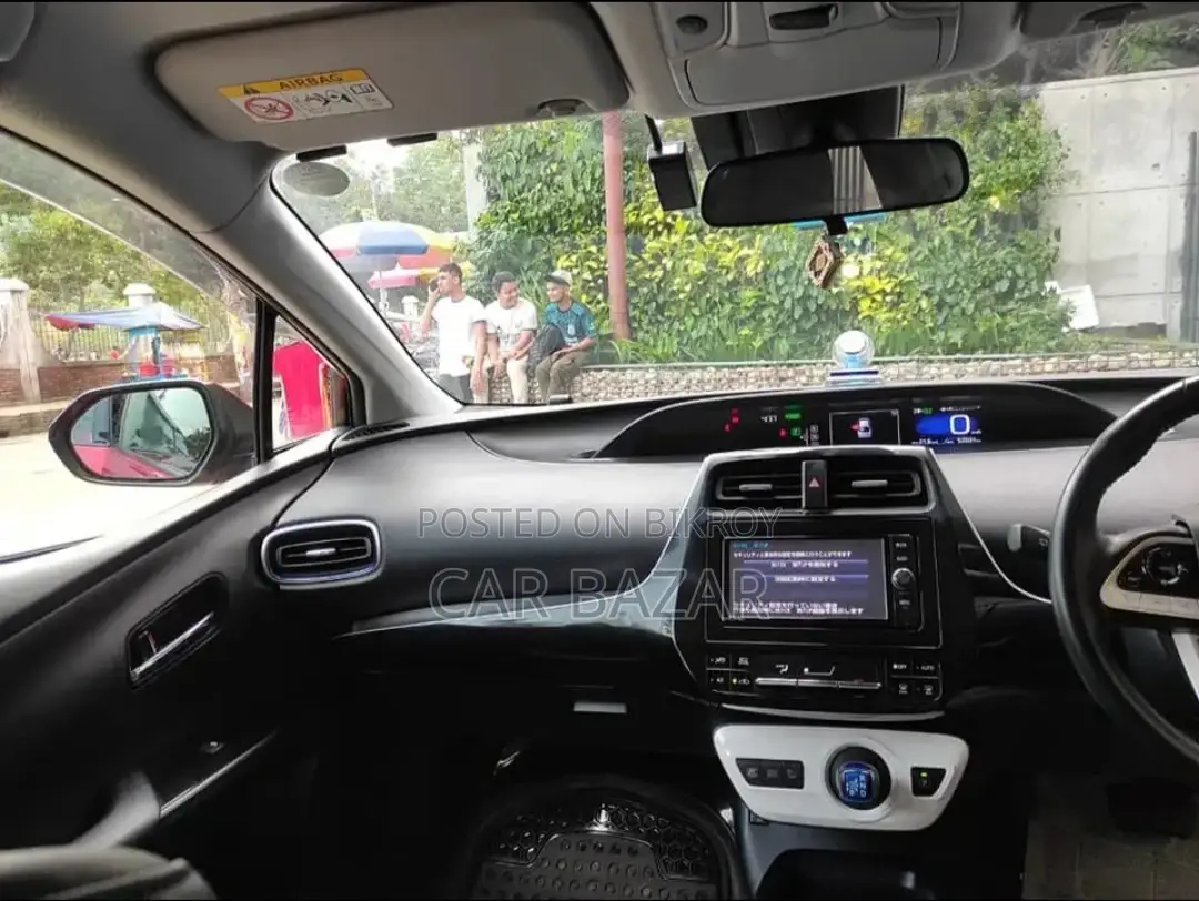Toyota Prius S Touring Selection 2018