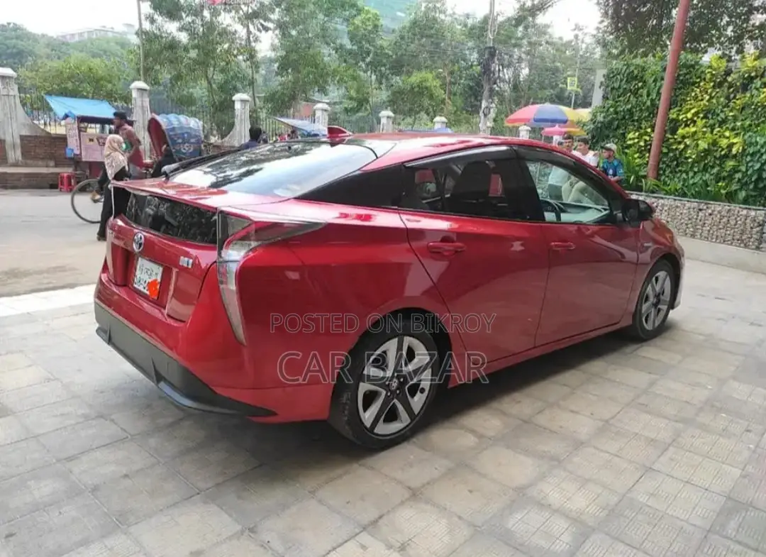 Toyota Prius S Touring Selection 2018