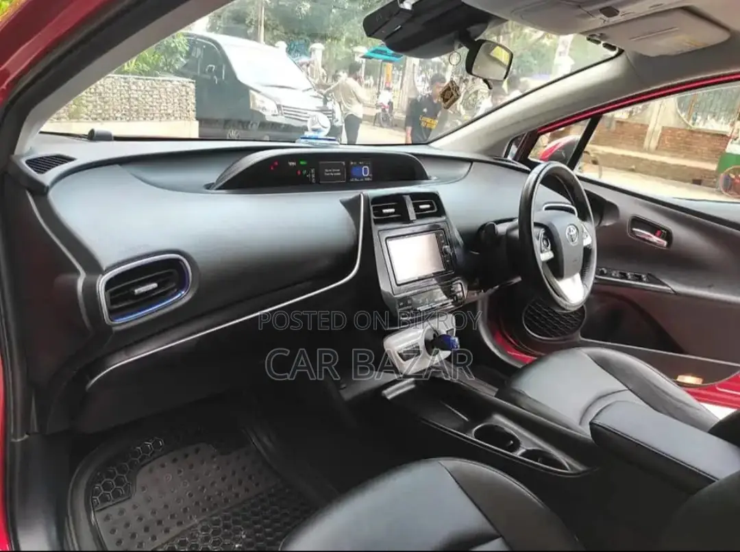 Toyota Prius S Touring Selection 2018
