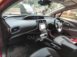 Toyota Prius S Touring Selection 2018