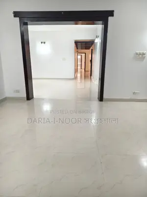 বনানীতে ৩০০০+ বর্গফুটের সুন্দর ৪ বেডরুমের ফ্ল্যাট বিক্রয়