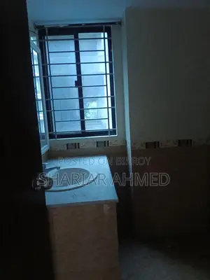 গুলশান ১-এ ২৩৮০ বর্গফুটের ৩ বেডরুমের আন-ফার্নিশড অ্যাপার্টমেন্ট ভাড়ার জন্য