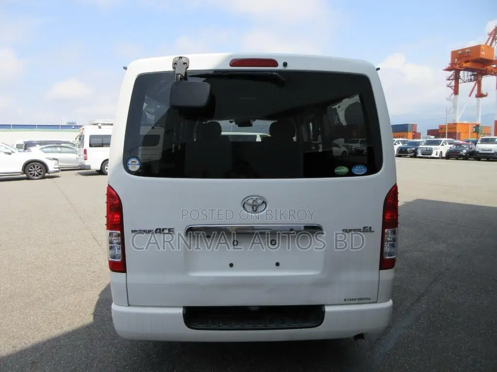 Toyota Hiace SUPER GL KEY START 2020