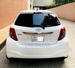টয়োটা ভিটজ ২০১২ সাদা