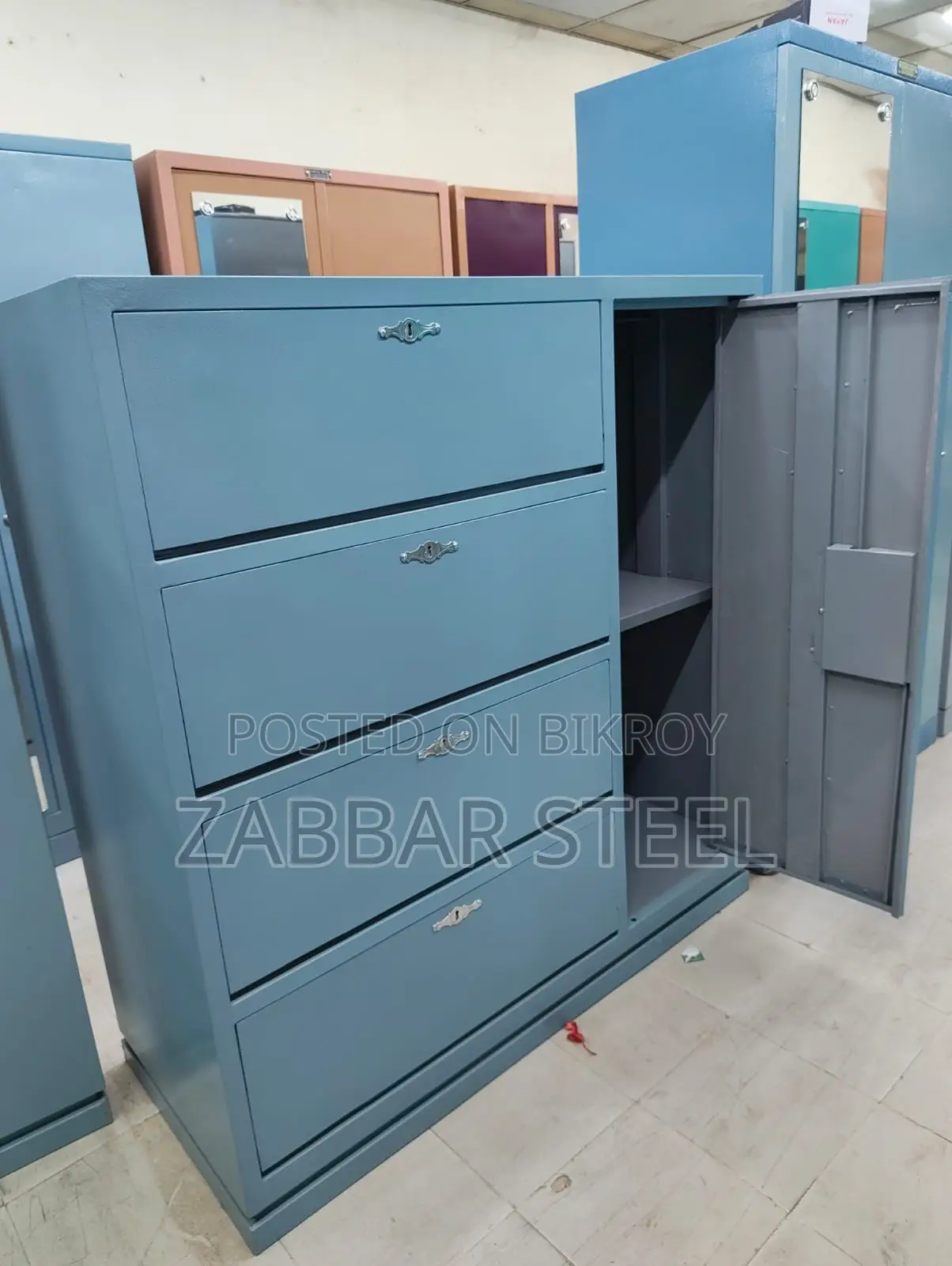 স্টিল ওয়ার্ডরোব | Steel Waredrobe — স্টাইলিশ ডিজাইন, মজবুত গঠন!