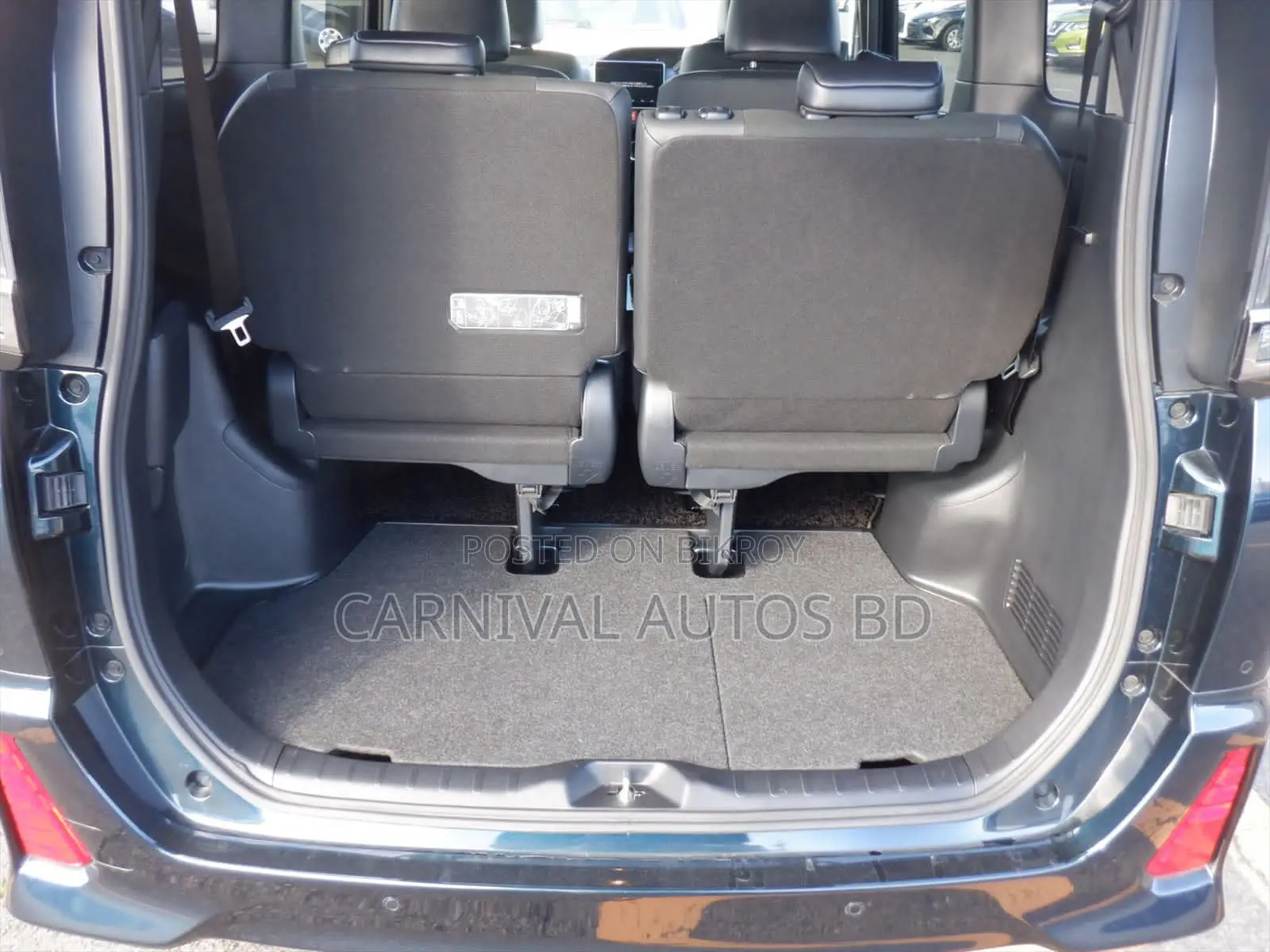 Toyota Noah SI WXB MICA BLUE 2021