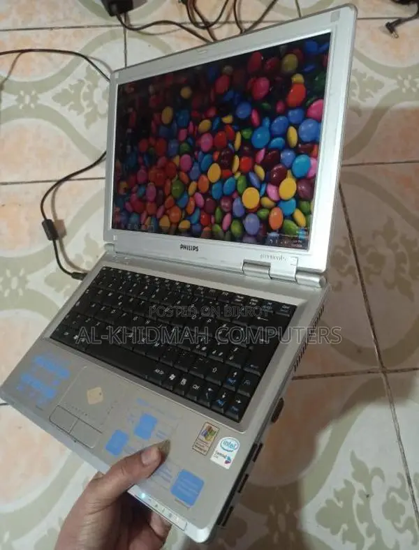 Philips Japanese Laptop, সারাদেশে কুরিয়ারে ডেলিভারি দেওয়া হয়।