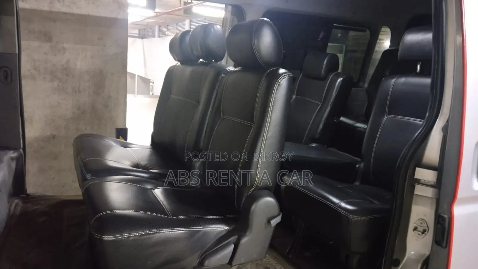 Hiace গাড়ি ভাড়া
