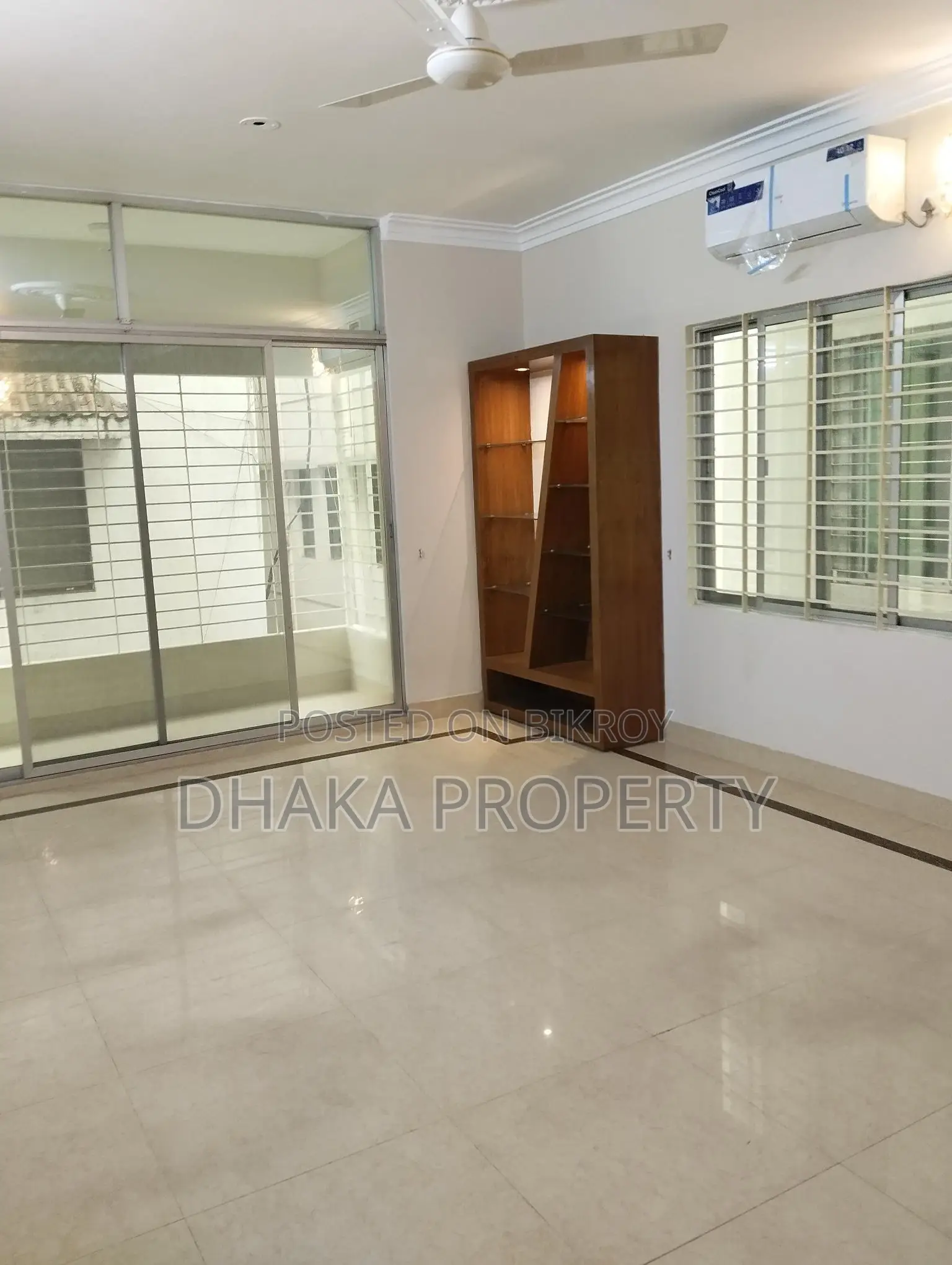 WELL DECORATED SAMI FURNISHED BED FLAT RENT IN BARIDHARA